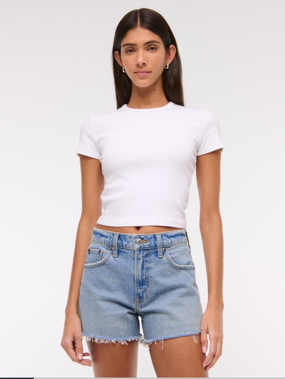 Abercrombie & Fitch The 90s Relaxed Cutoff Short High Rise in Medium wash Sz 31